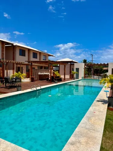 Casa 2/4 com suíte, Totalmente mobiliada, Piscina, em Village, IMBASSAÍ