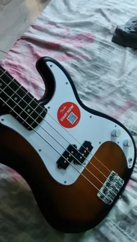 Baixo fender 