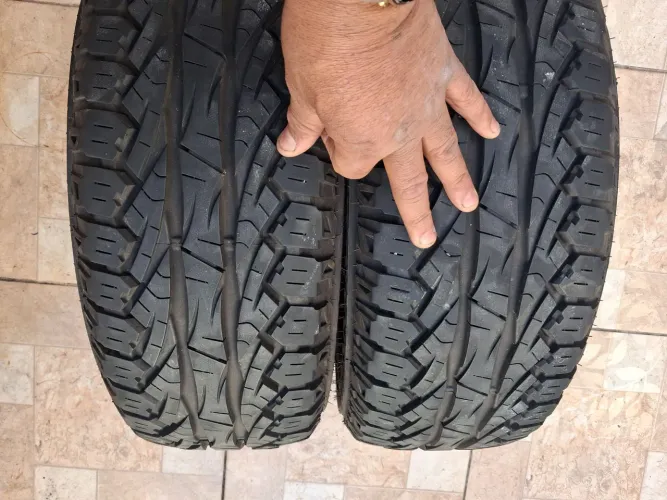 Par de pneus vão wanli Alpinism A/T205/65r15 94H usado..!!