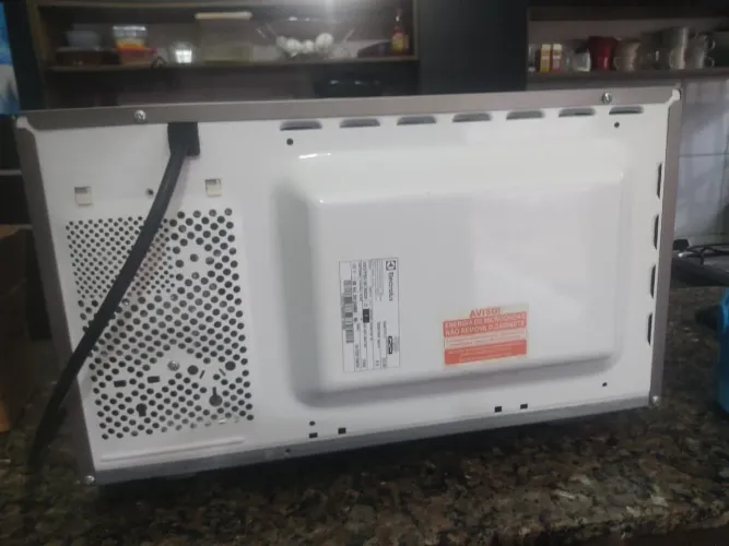Microondas semi usado, pouco tempo de uso