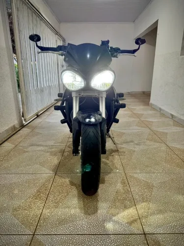 TRIUMPH STREET TRIPLE 765S