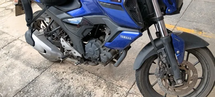 Vendo ou troca por moto menor. Tipo pop ou biz. 