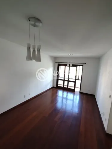 APARTAMENTO MODERNO COM VARANDA PARA LOCAÇÃO EM BAIRRO NOBRE DA CIDADE
