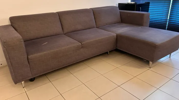 Sofá com chaise WestWing