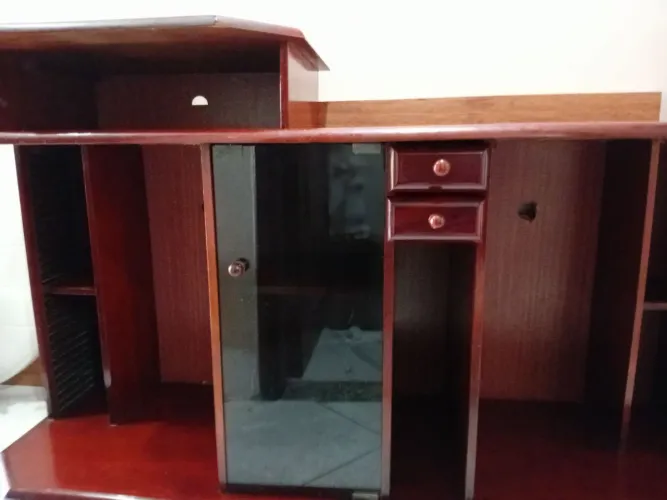 Rack para TV em mogno alto brilho