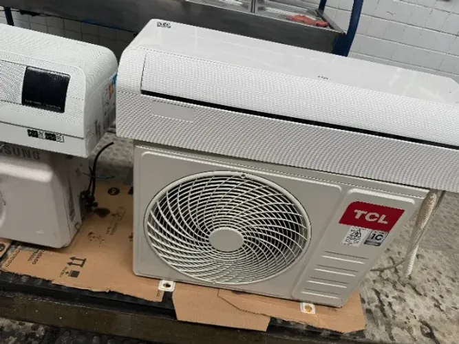 Ar Condicionado Split inverter TCL 18.000 BTUs Frio - Usado funcionando