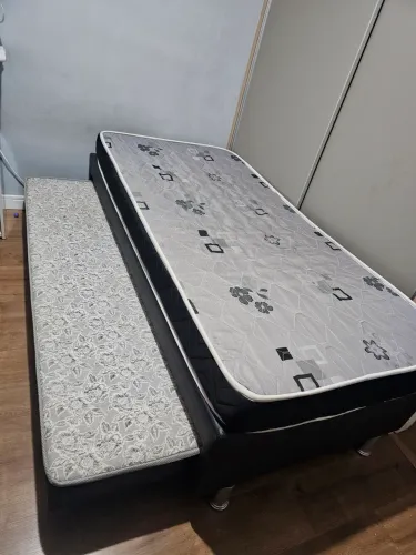 Cama box solteiro com colchão e cama auxiliar