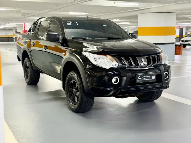 Mitsubishi L200 Tri. Outdo. GLS 2.4 CD 4X4 Die. AUT 2021