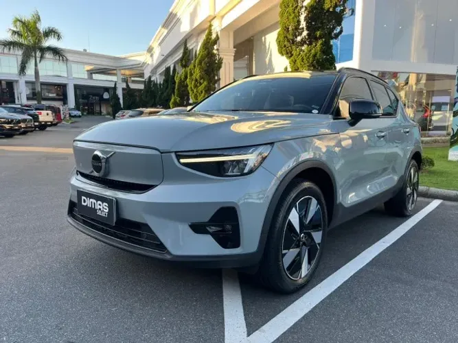 Volvo XC40 Recharge Plus (elétrico) 2024