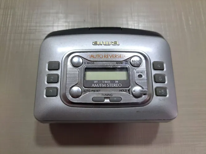 Walkman Aiwa Rádio AM/FM Estéreo