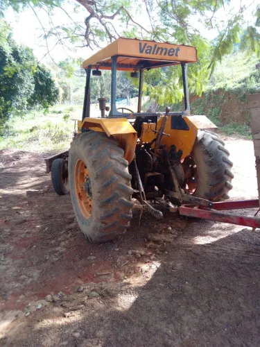 Vendo trator valmet modelo 78 ano 91 com lamina dianteira 