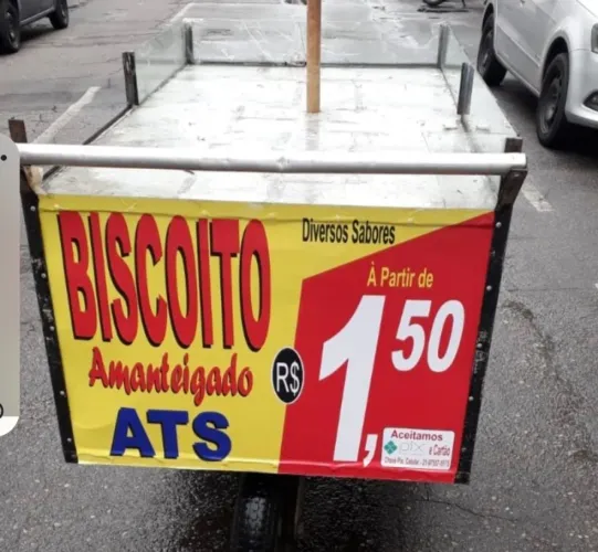 Vendo carrinho para vender o que quiser muita praticidade e espaço