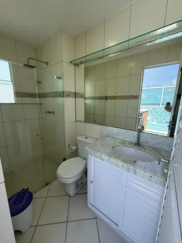 Excelente cobertura duplex com vista para o mar