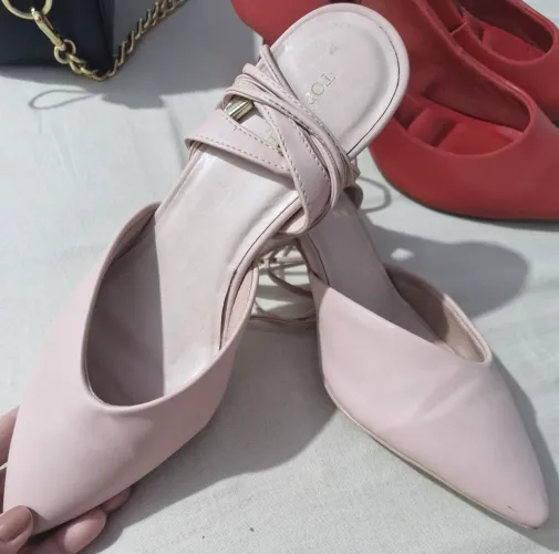 Vendo esse scarpin rosa