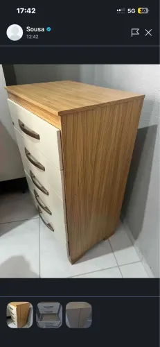 Vendo cômoda com  5 gavetas 