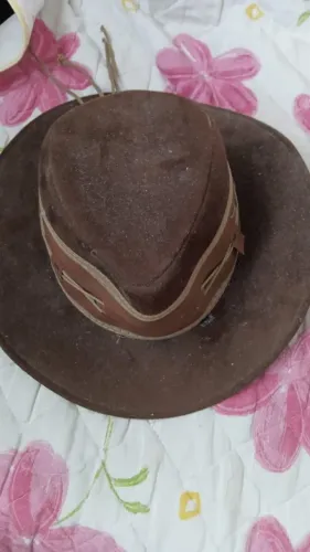 chapeis