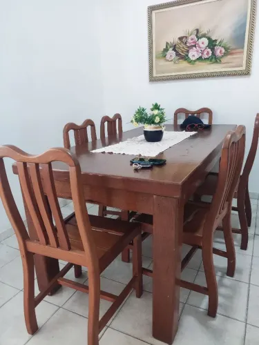 Mesa de jantar com 6 cadeiras