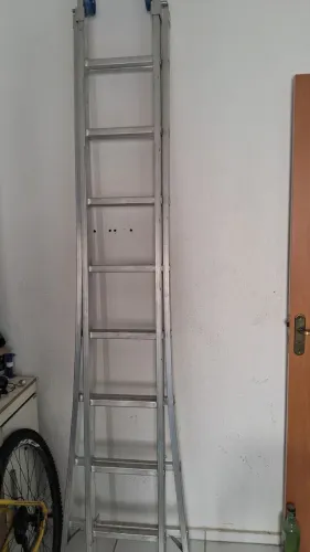 Vendo ou troco escada de alumínio extensiva 8 degraus