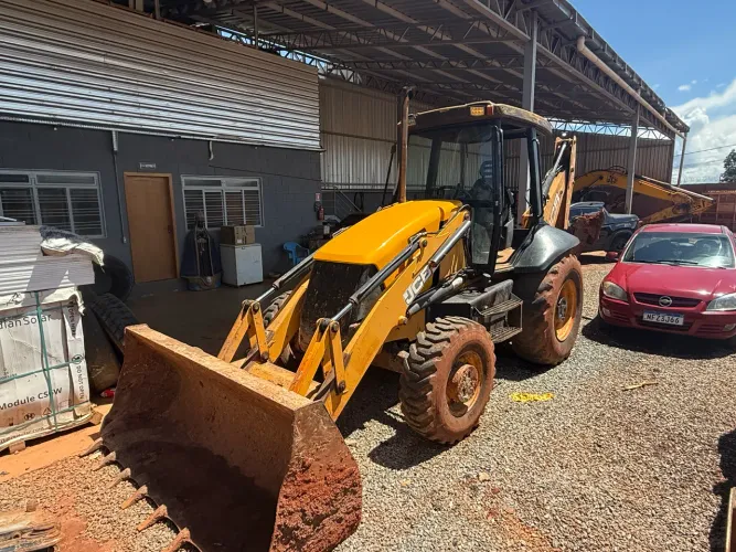 Retroescavadeira JCB 3C 2011