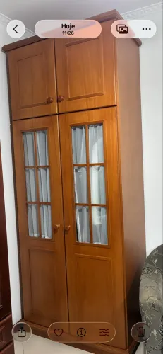 Guarda-Roupa de madeira Imbuia clara, 4 portas fabricado em Gramado  