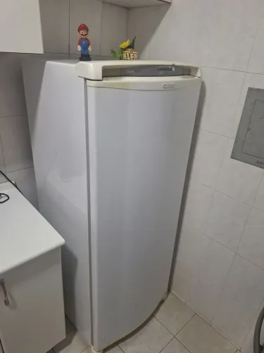 Vendo geladeira usada em boas condições