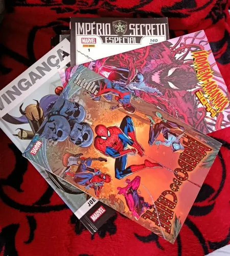 Conjunto HQs Marvel