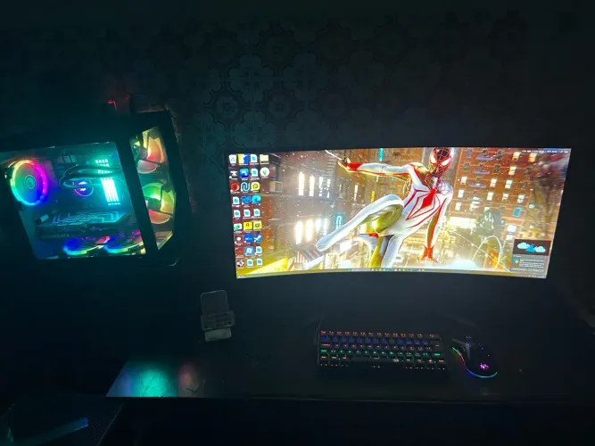 Pc gamer raze Ryzen 7 8700g 48GB ddr 5 rtx 4060 LG 32160 hz