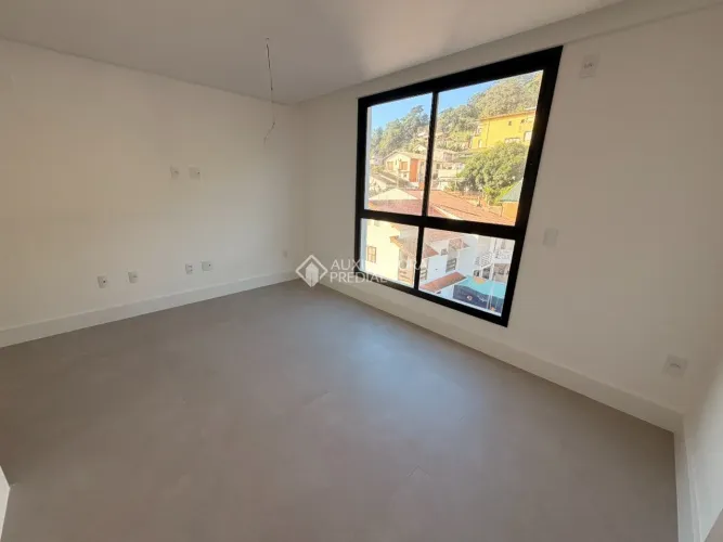 Studio à Venda no Centro de Florianópolis com Vaga de Garagem no Urban Residence