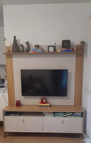 Rack com painel para tv ,brinde tapete