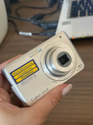 Sony Cyber-shot DSC-W180