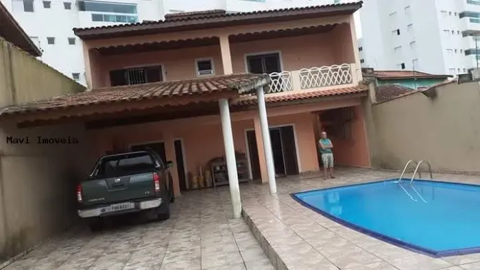 Sobrado para Venda em Mongaguá, Balneario Europa, 4 dormitórios, 2 suítes, 5 banheiros, 6