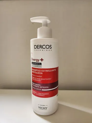 Shampoo estimulante antiquada Dercos