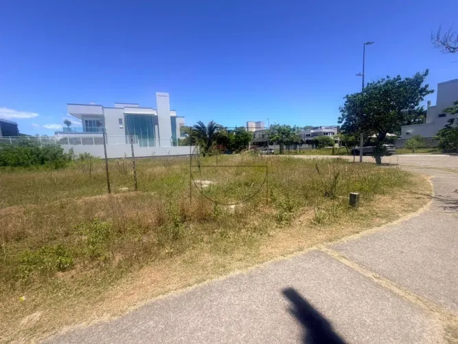 Terreno de esquina em Jurerê Internacional