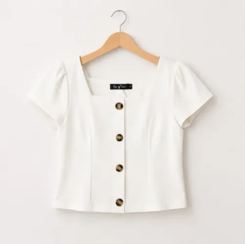 blusa branca com botões 