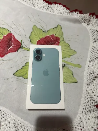 Vendo IPhone 16 de 128 com menos de 1 mês de uso 