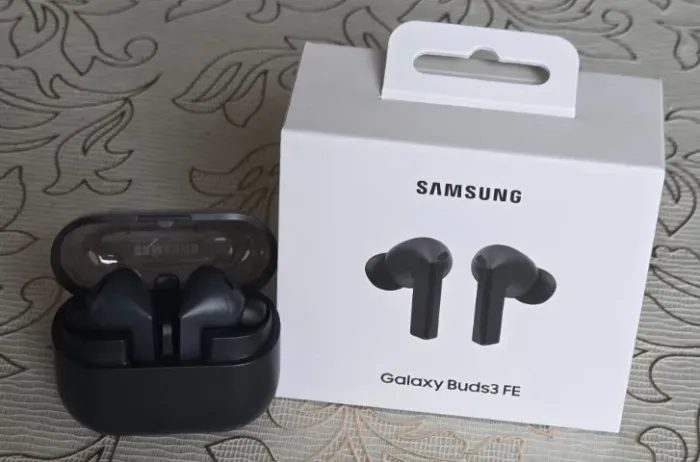 Samsung Galaxy Buds 3 FE - Comprado Junho/2026