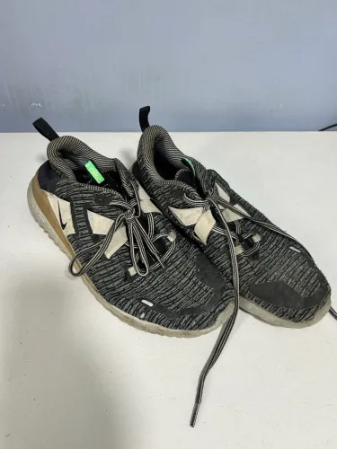 Tênis Nike renew 40