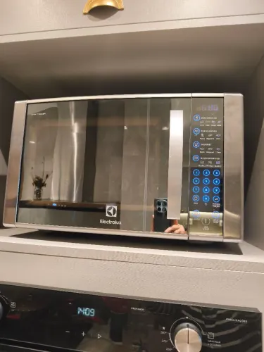 Microondas MEC41 da Eletrolux em inox