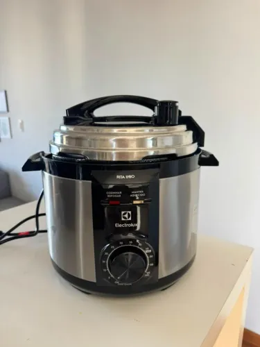 Panela Elétrica De Pressão Pce20 Inox 5 Litros Electrolux Frequência 60 Hz Cor Inox e Pret