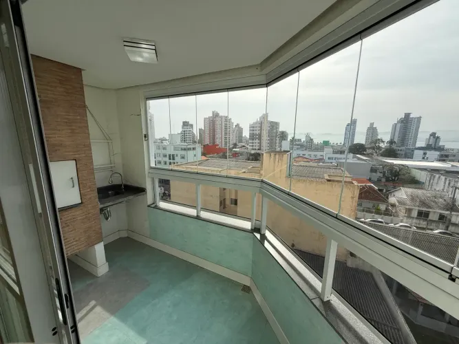 Lindo apto com 114 mts quadrados 2 quartos 1 suíte 2 vagas garagem em Canto - Florianópoli