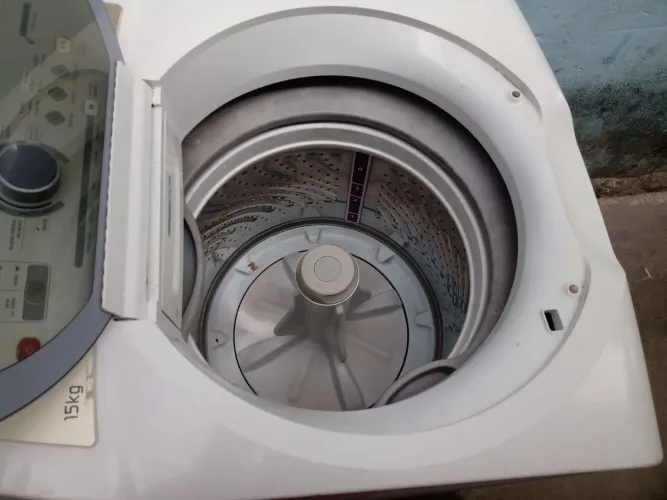 Vende-se Uma Máquina de Lavar Roupa 15 kg Aceito Oferta Brastemp