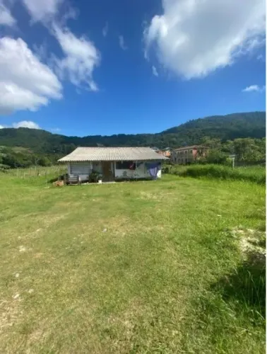 Casa com Terreno de 600m2