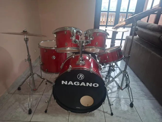 Bateria Nagano Garage Completa Vermelha + Set de Pratos