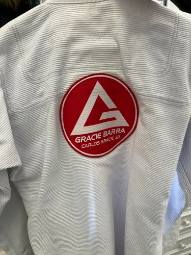 Kimono completo A2 GB1 Gracie Barra + Rashguard e camisa de treino