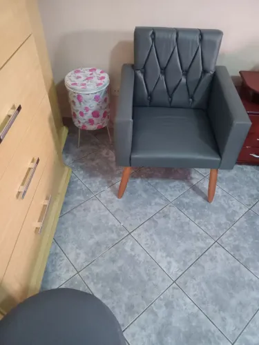 Poltrona de 1lugar na cor cinza nova