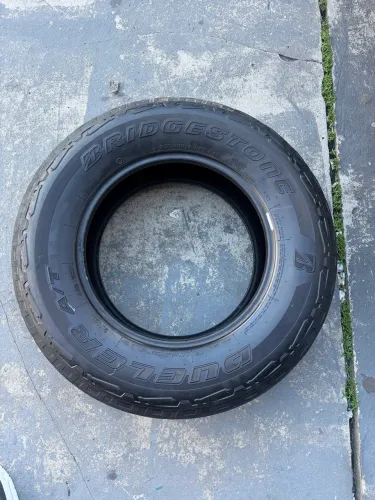 Pneu Bridgestone Dueler A/T 255/70R17