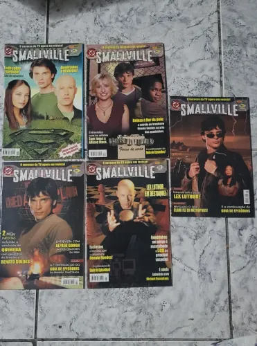 Lote de 5 revistas smallville dc comics superman Clark Kant super homem gibi