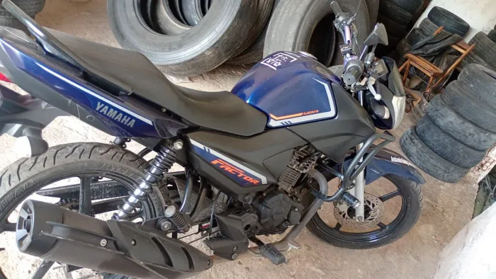 Moto em estado de nova único dono 