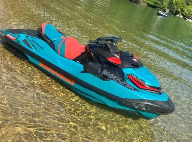 Jetski seadoo wake pro230