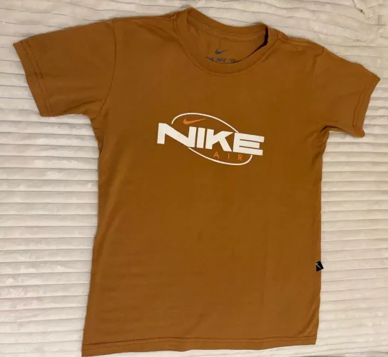 Roupa Nike marrom